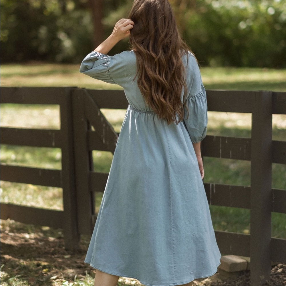 Port Augusta Dress - Chambray Dress with Pockets - Picture 3 of 8